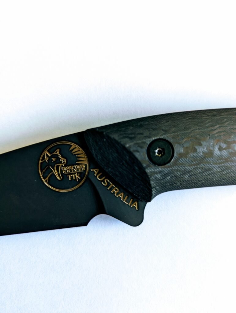 Australian Made Fixed Blade Skinning Knife – Carbon Fibre Handle