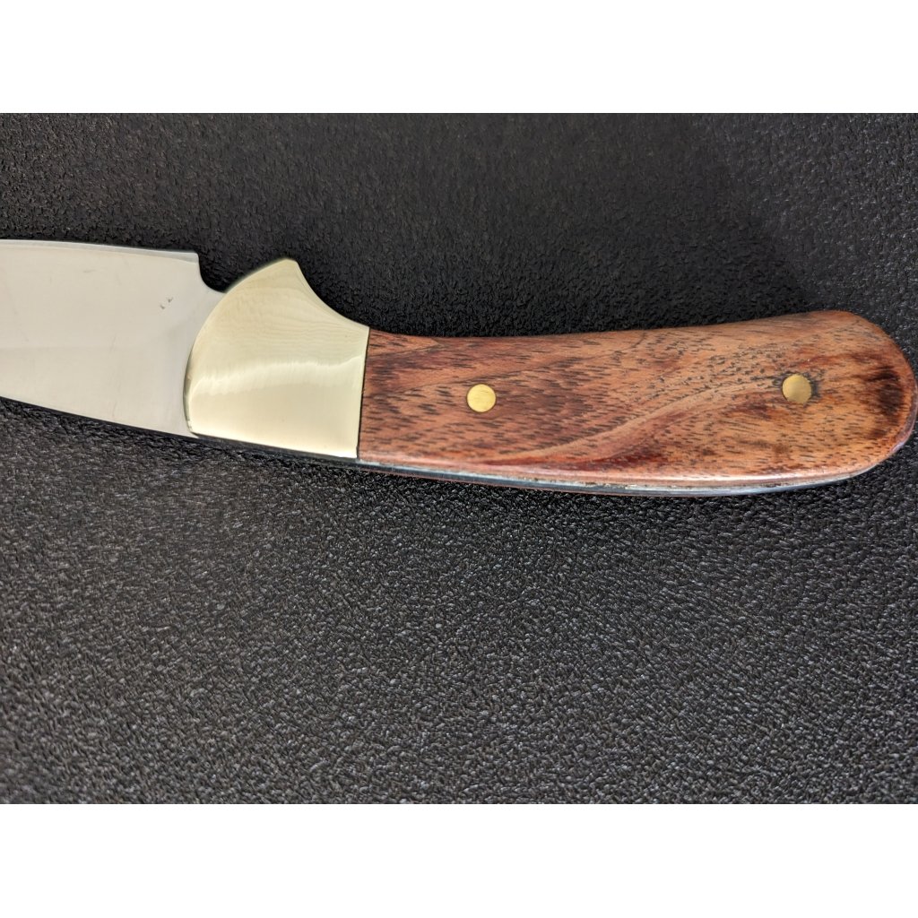 3.1 Skinner with Nylon sheath 40% off RRP